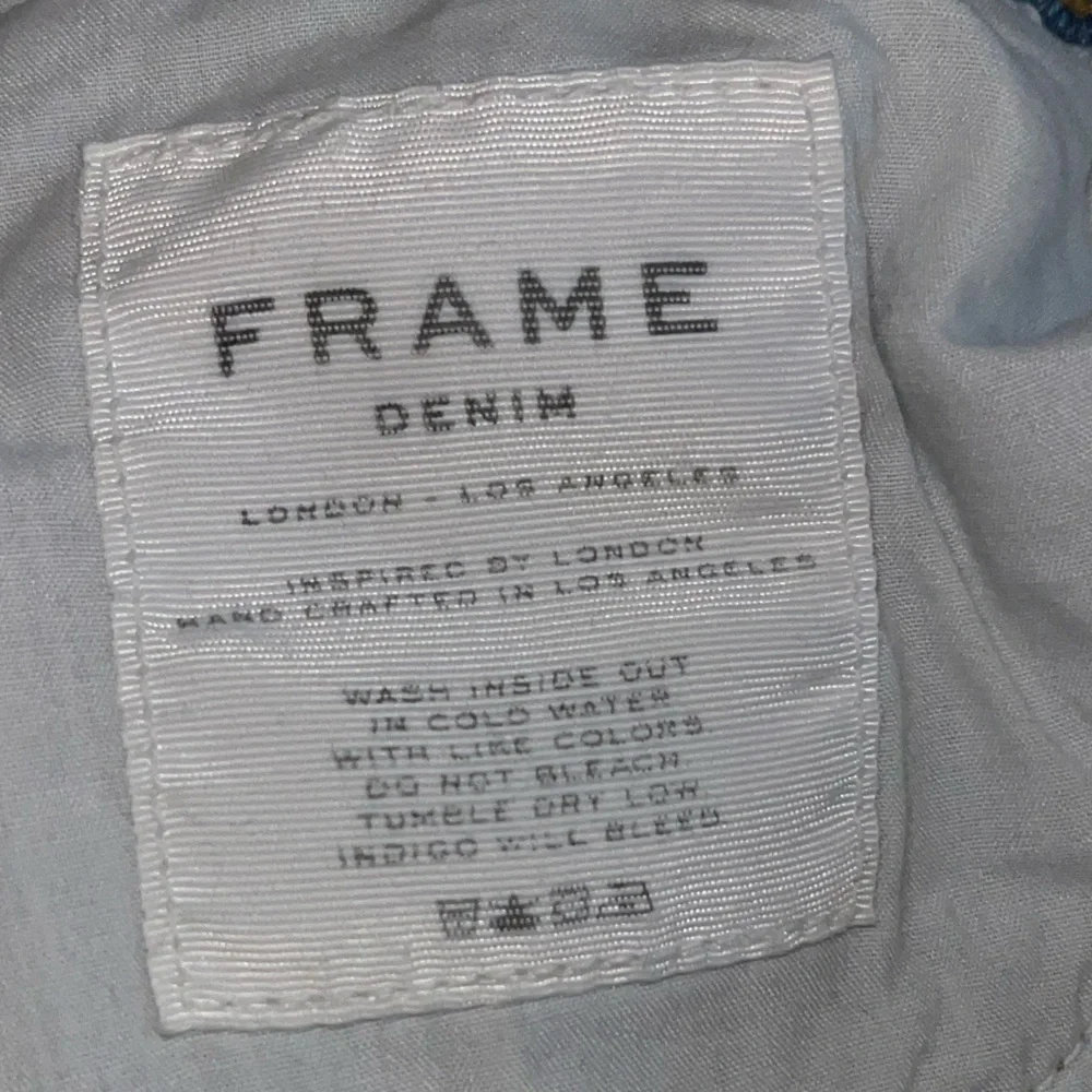 Frame Le High Straight Jeffrey Jean distressed ripped light wash size 25 preppy